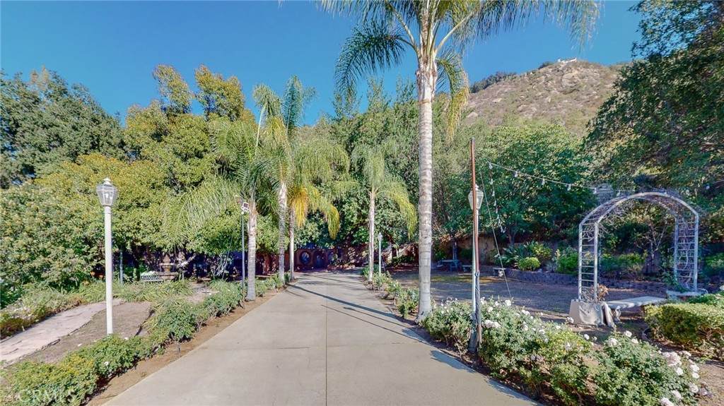 https://bt-photos.global.ssl.fastly.net/socal/orig_boomver_2_407195029-2.jpg
