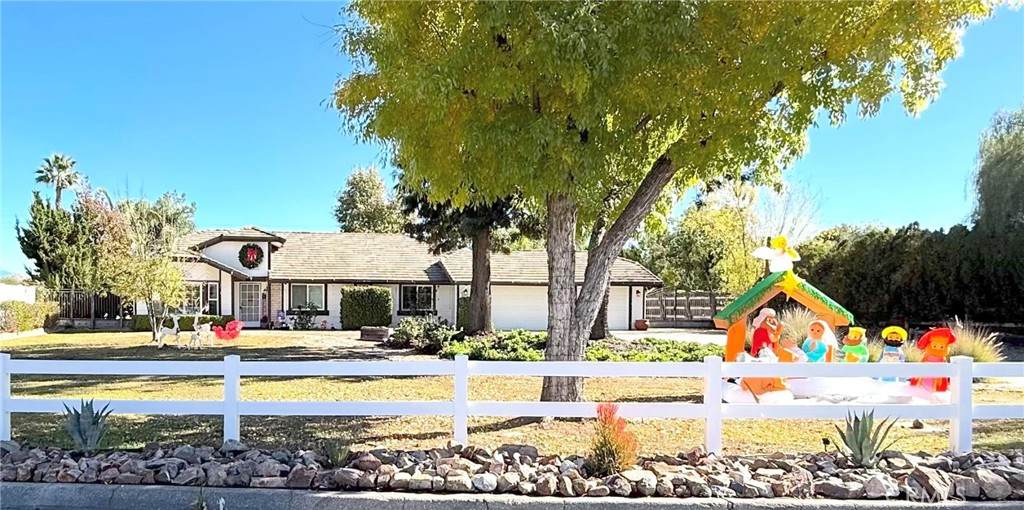 28870 Broken Arrow Cir - Photo 1