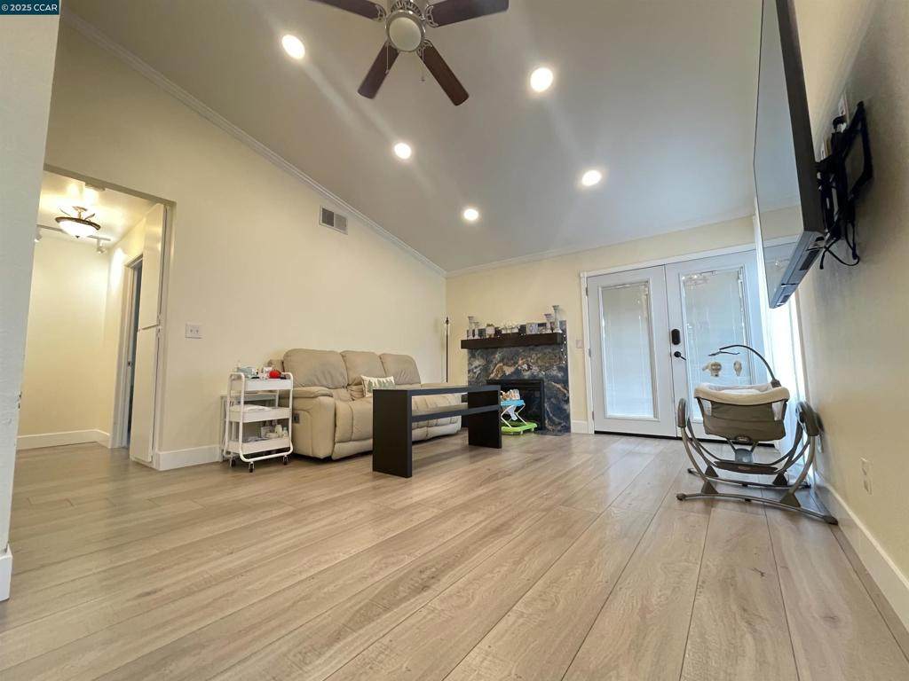 120 Bonita Ct - Photo 1