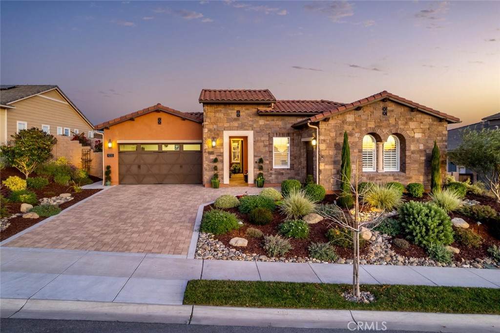 1035 Gavin Lane - Photo 1