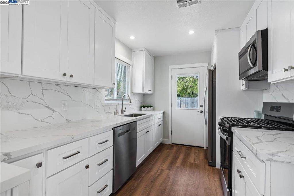 1154 Tilson Dr - Photo 1