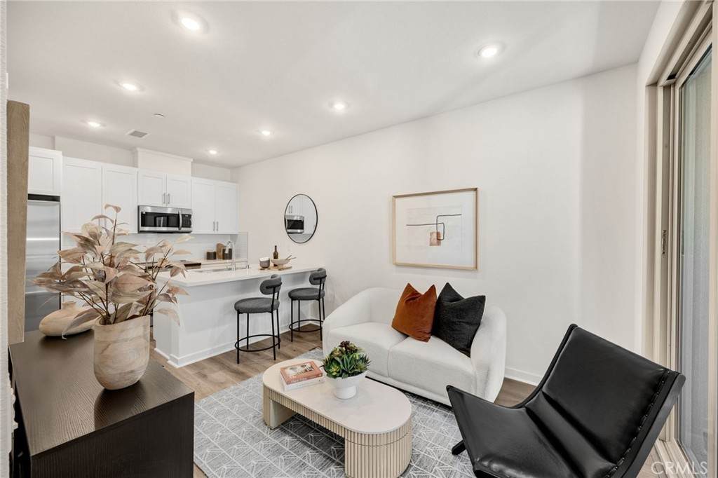 1952 Avenida Del Sol - Photo 1