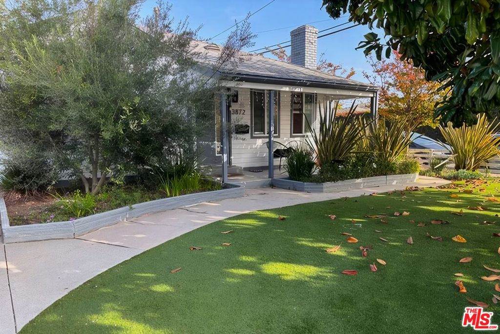 3872 Bentley Avenue - Photo 1