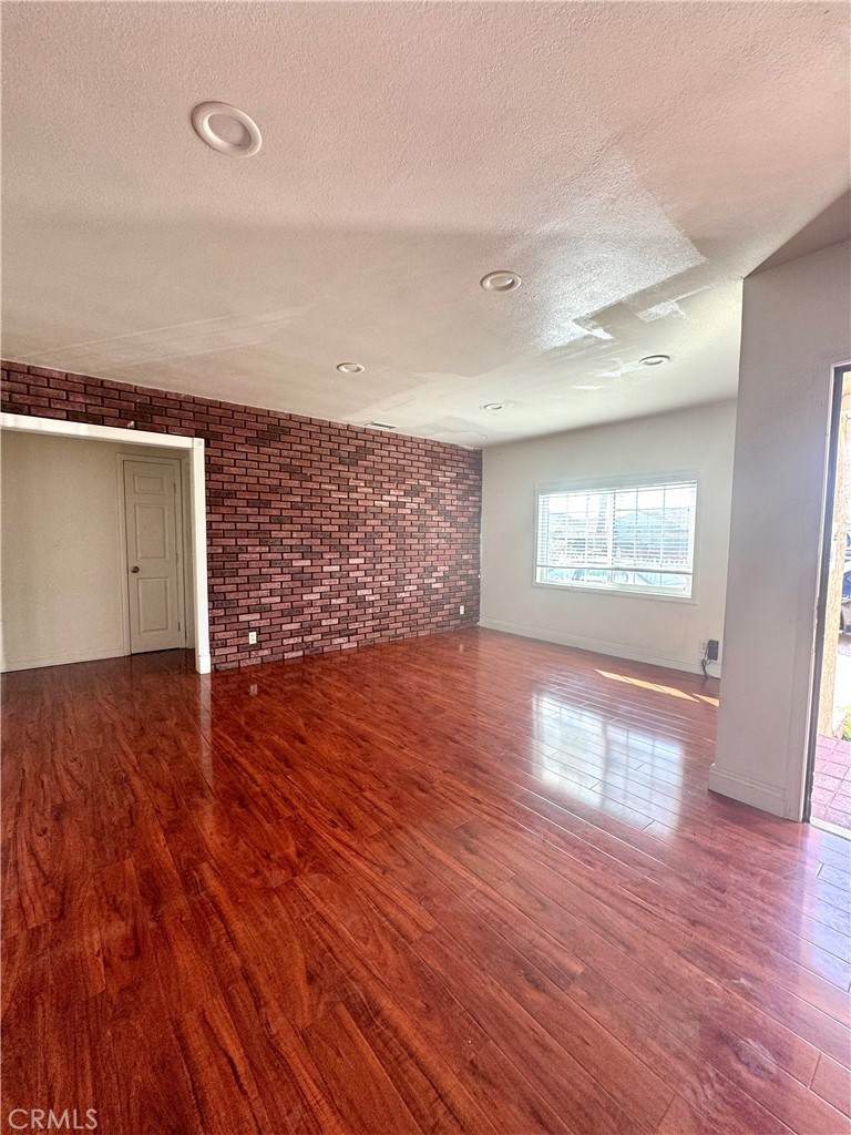 13112 Sandra - Photo 1