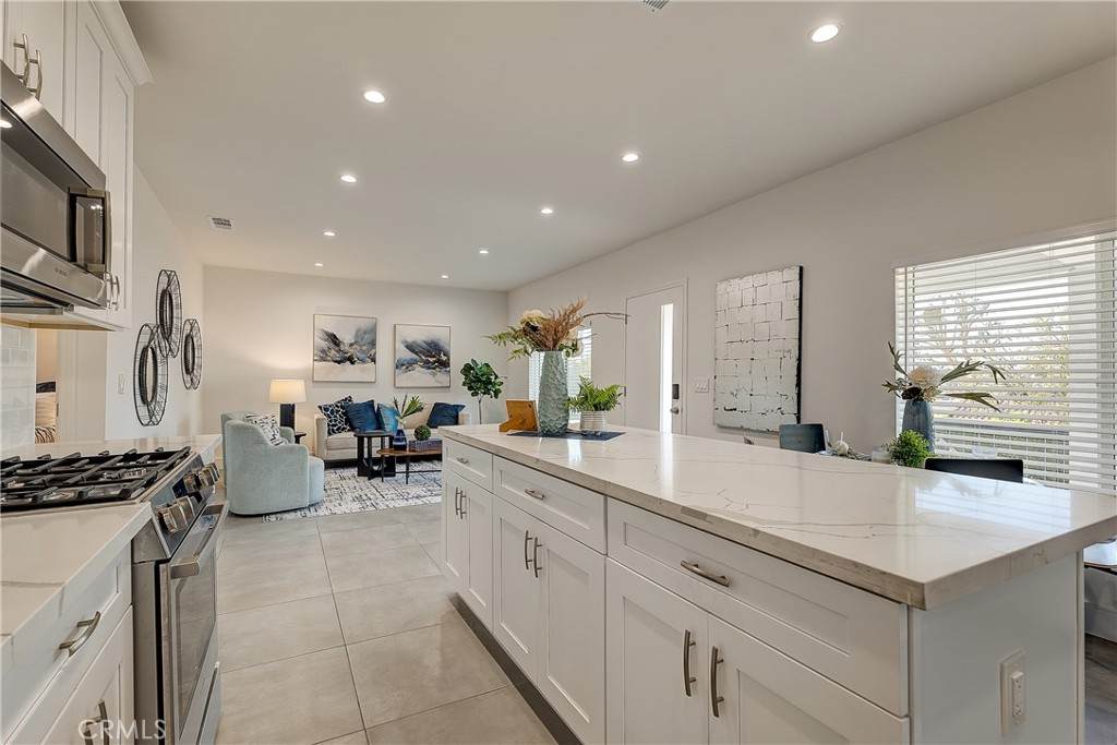 1364 Ridgeley - Photo 1