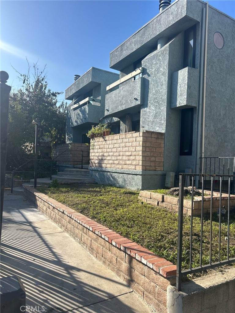 9047 Willis - Photo 1