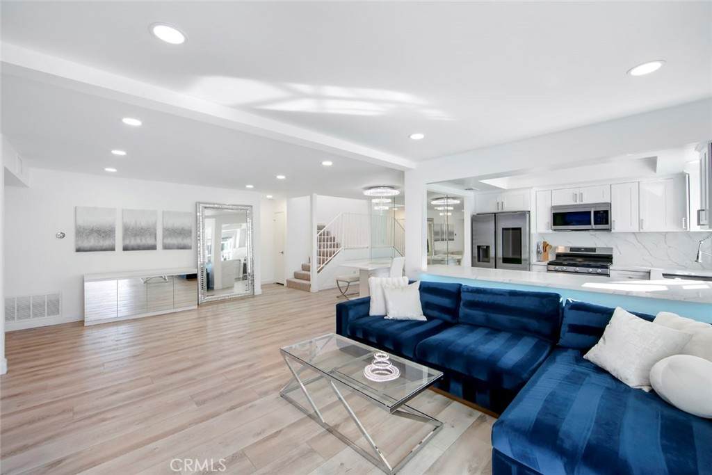 918 Hyde Court - Photo 1