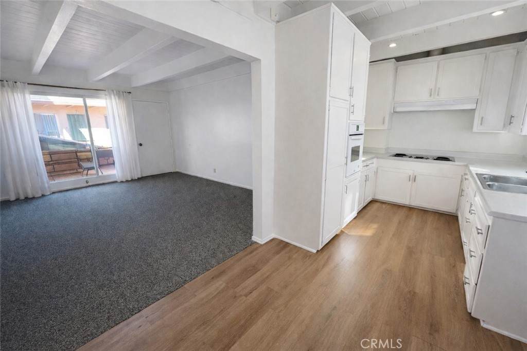 2102 S Pacific Ave - Photo 1