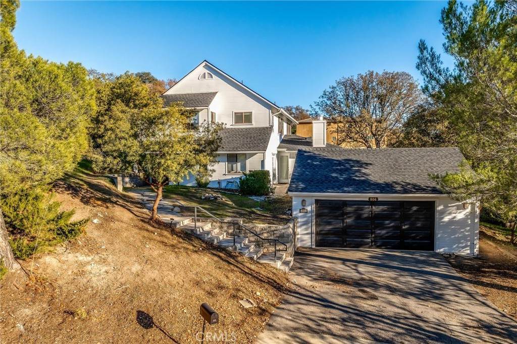 806 Grove Street - Photo 1