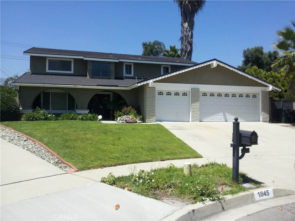 1845 Mulberry Way - Photo 1