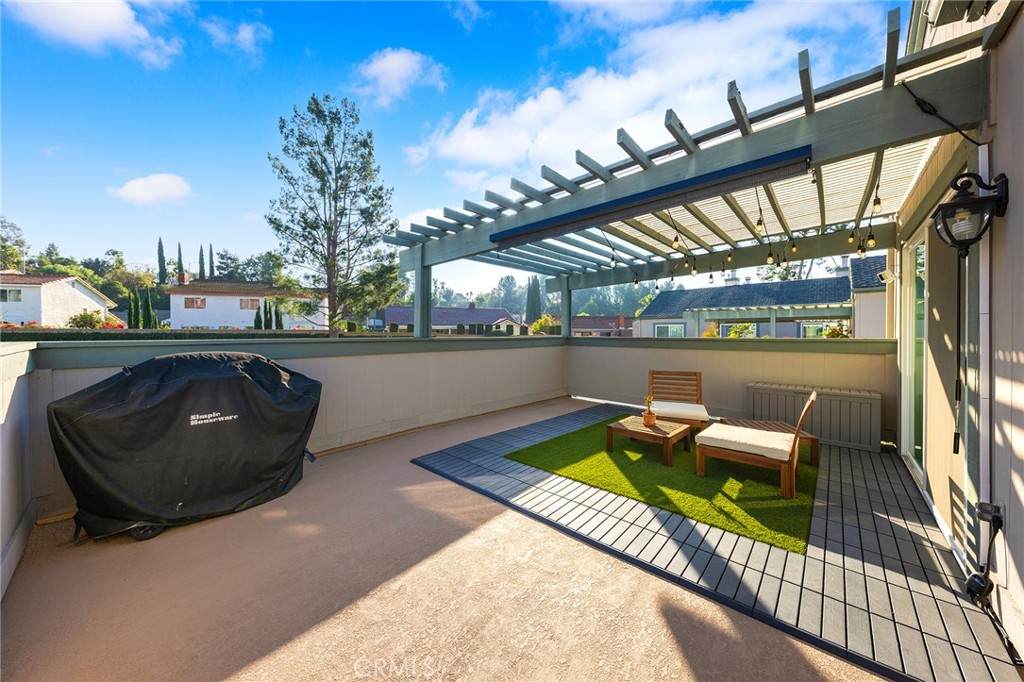 1120 Cleghorn - Photo 1