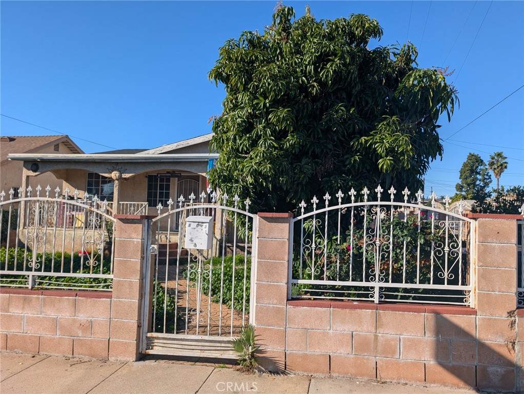 803 Rowan - Photo 1
