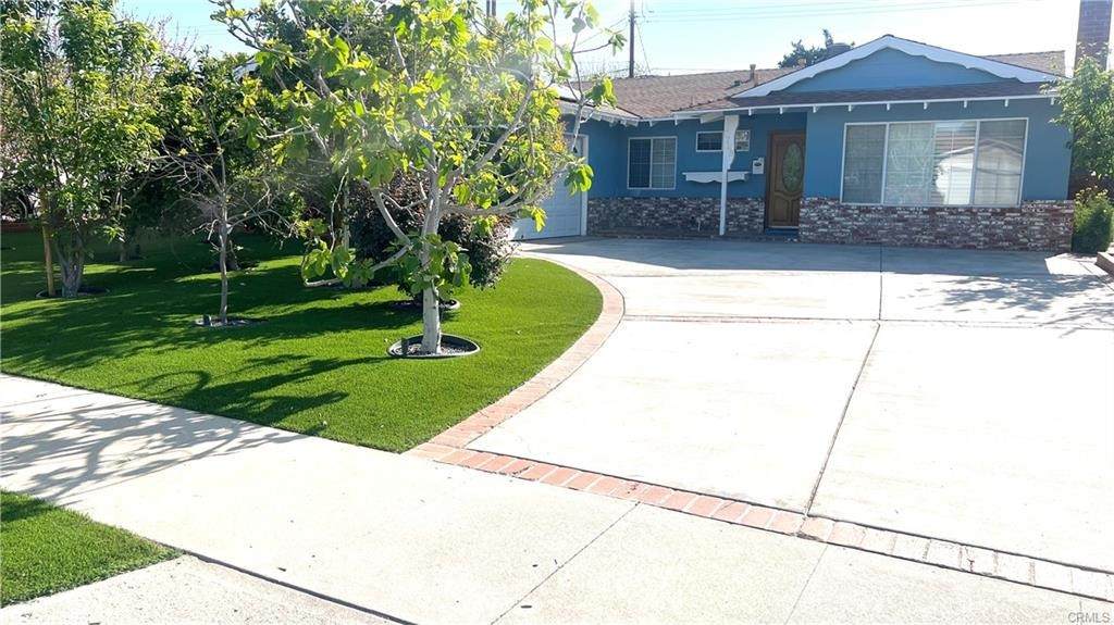 7728 Sausalito - Photo 1