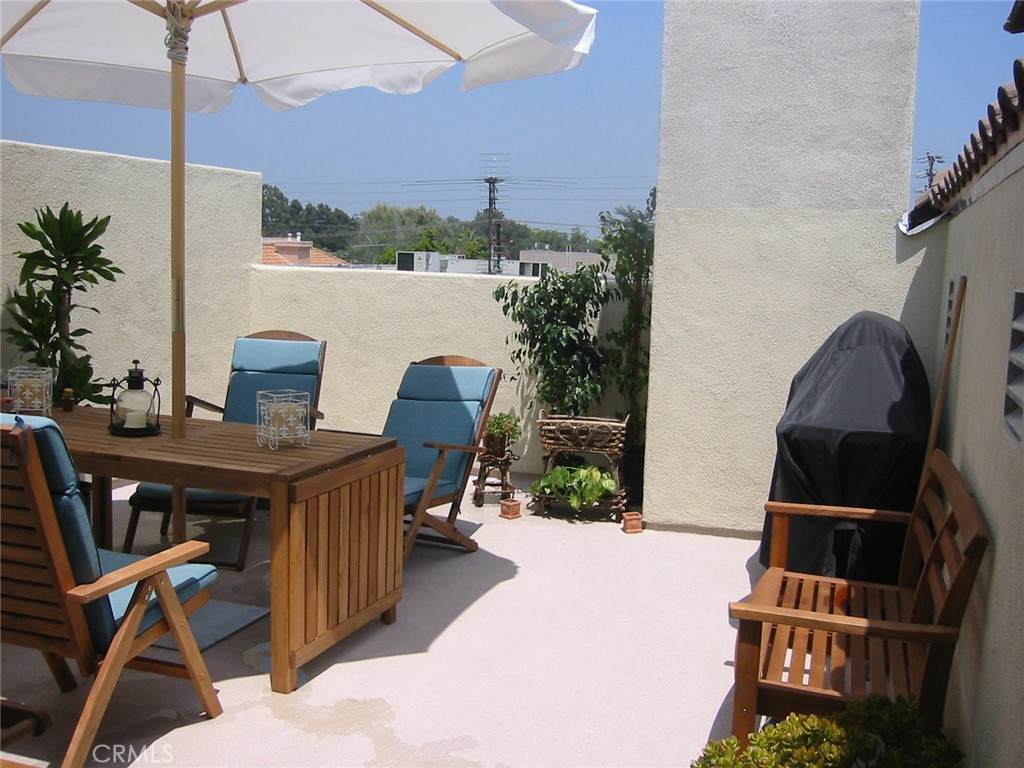10623 Moorpark Street - Photo 1