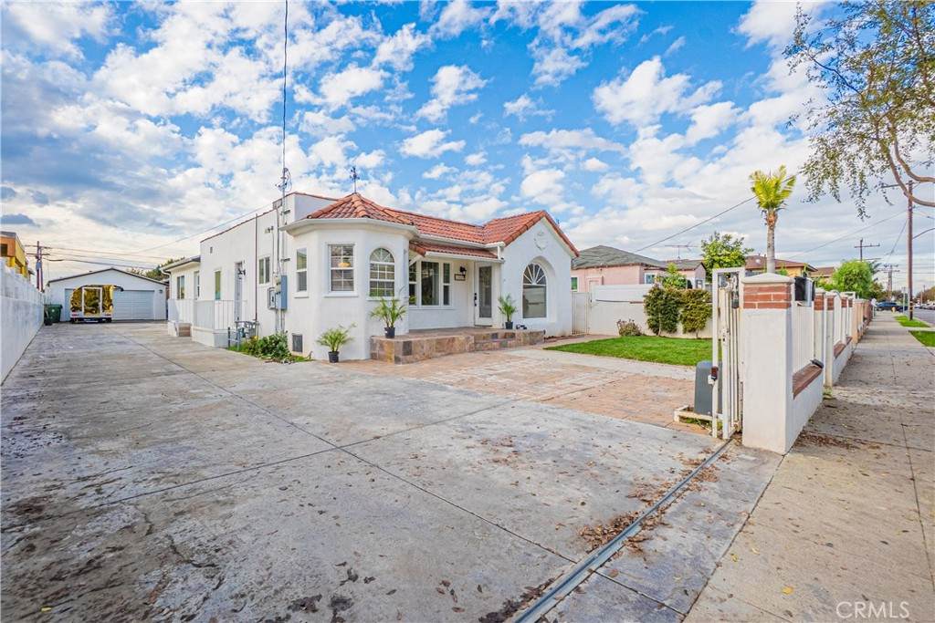 11639 Menlo - Photo 1