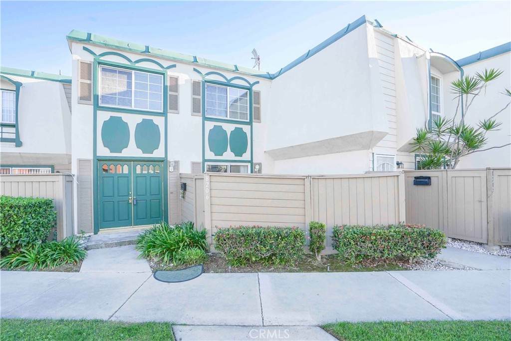 8206 Gordon - Photo 1