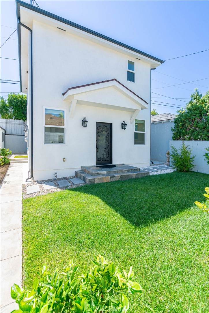 8421 Bleriot Avenue - Photo 1
