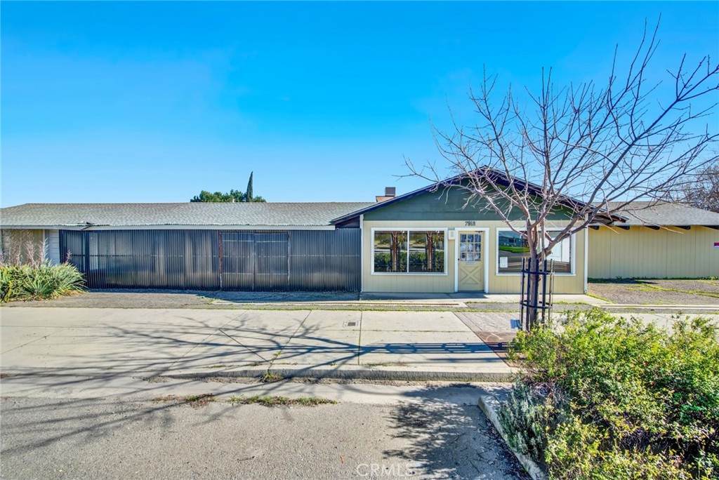 7918 Hwy 99 E - Photo 1