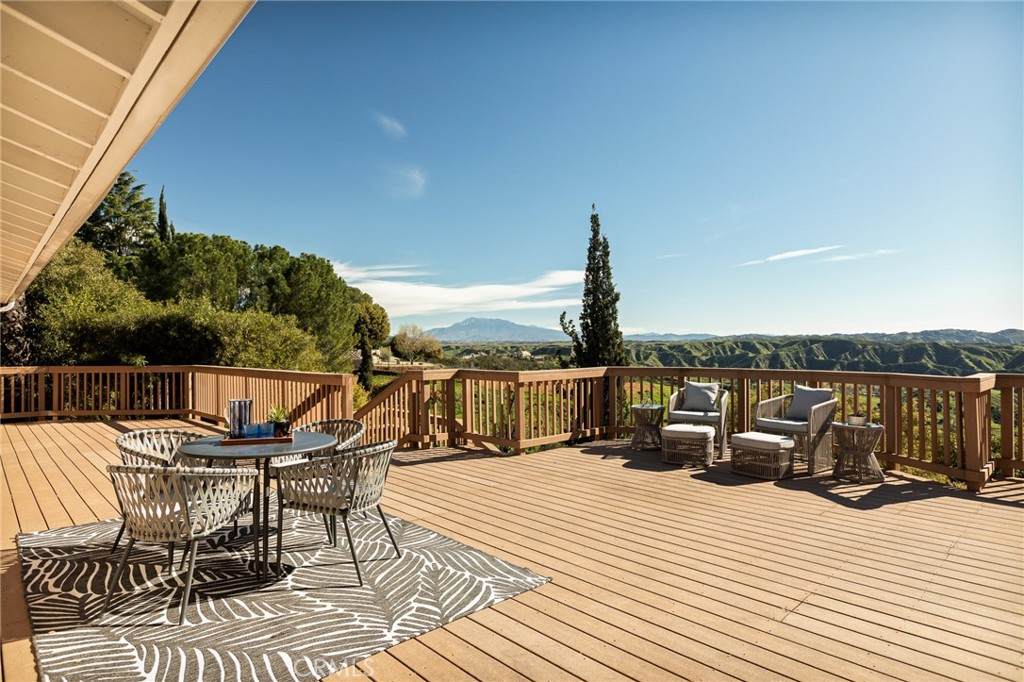 13049 Burns - Photo 1