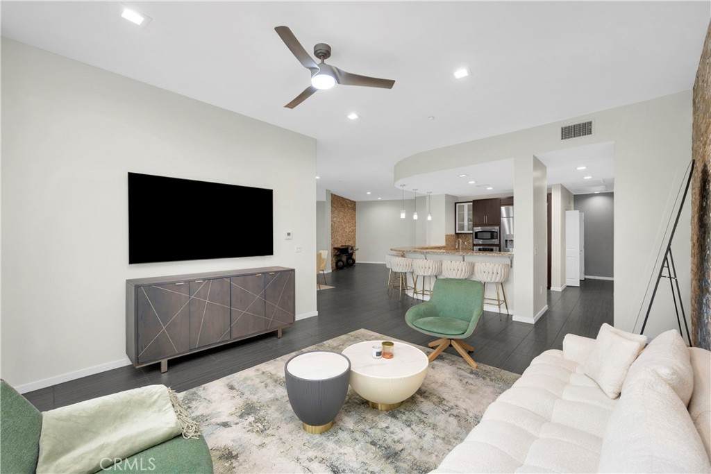 21 Gramercy - Photo 1