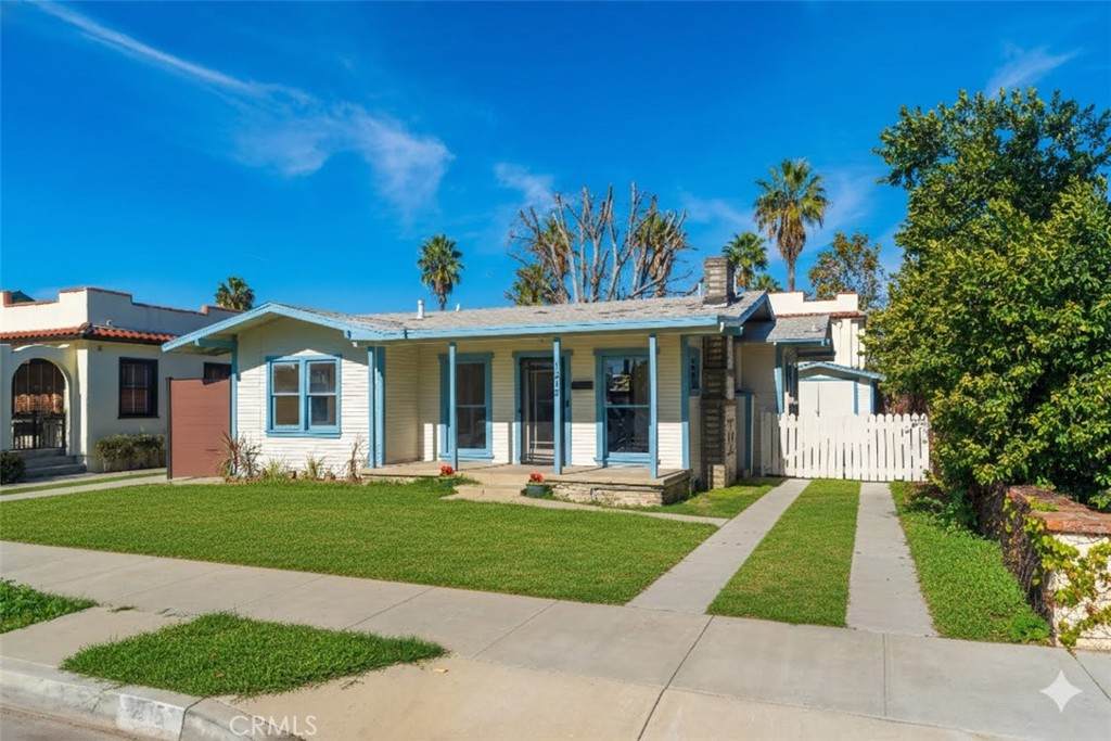 1215 Center - Photo 1