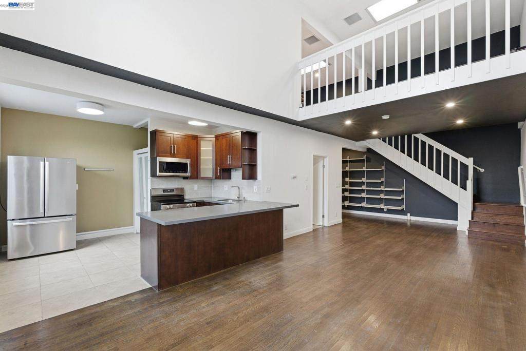 1004 9th Ave - Photo 1
