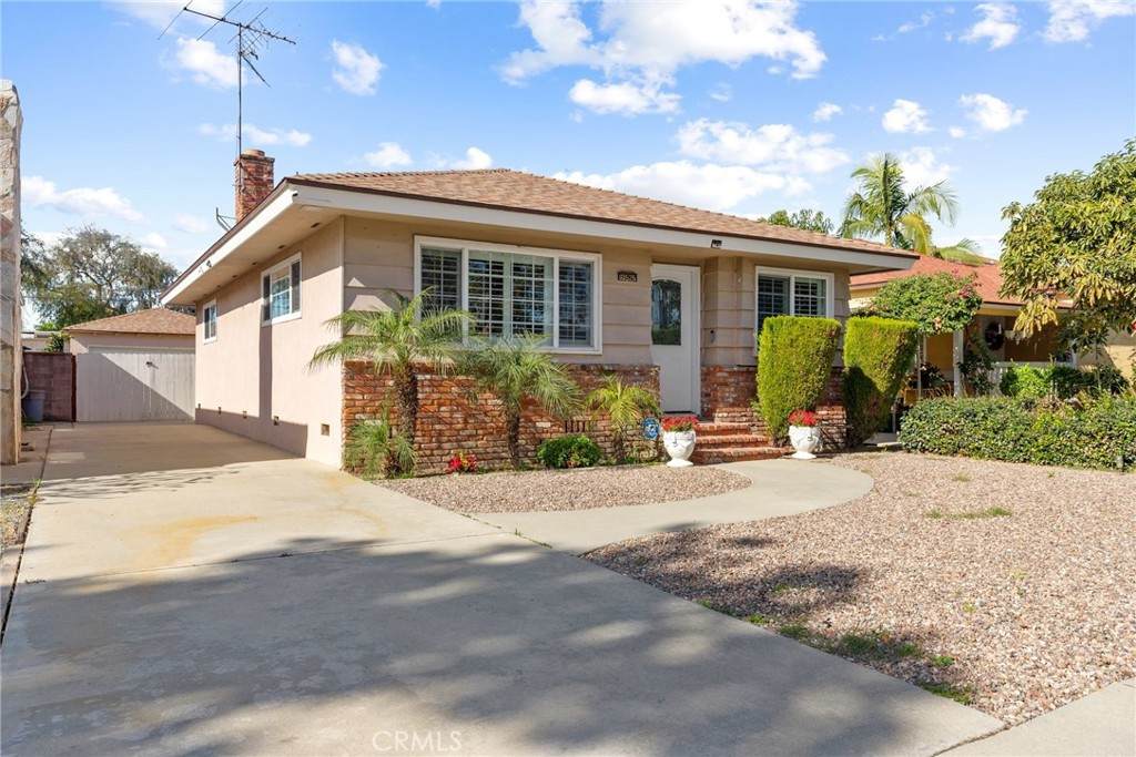 10525 Washington Avenue - Photo 1