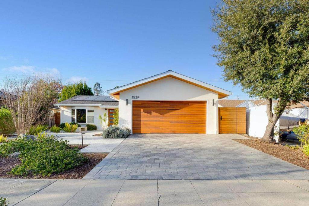 1539 Princeton Drive - Photo 1