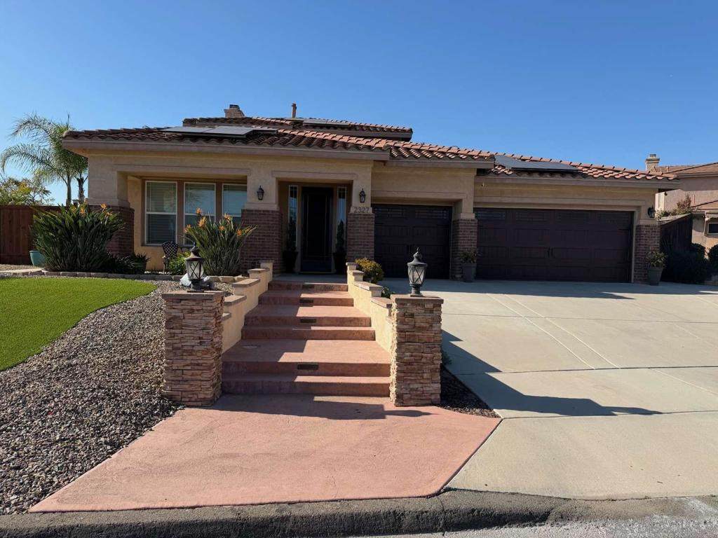 2327 Clearcrest Ln - Photo 1