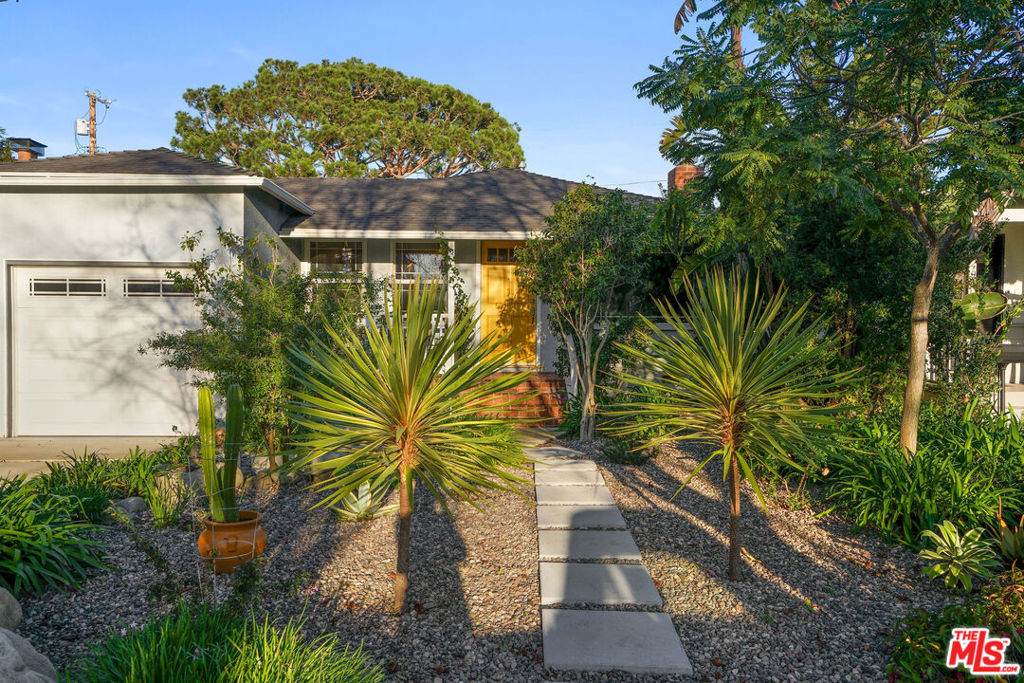 3488 Rosewood Avenue - Photo 1