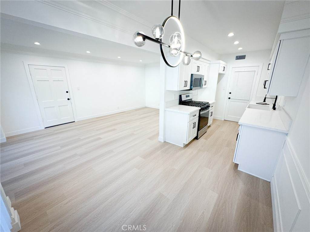 1700 Del Valle Avenue - Photo 1