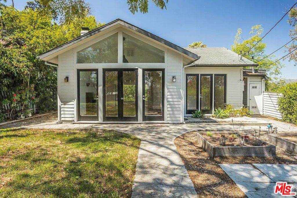 2335 Silver Ridge Avenue - Photo 1