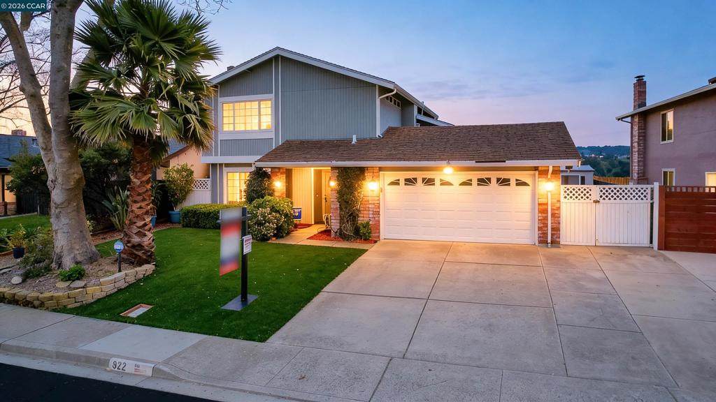 922 922 Coral Dr - Photo 1