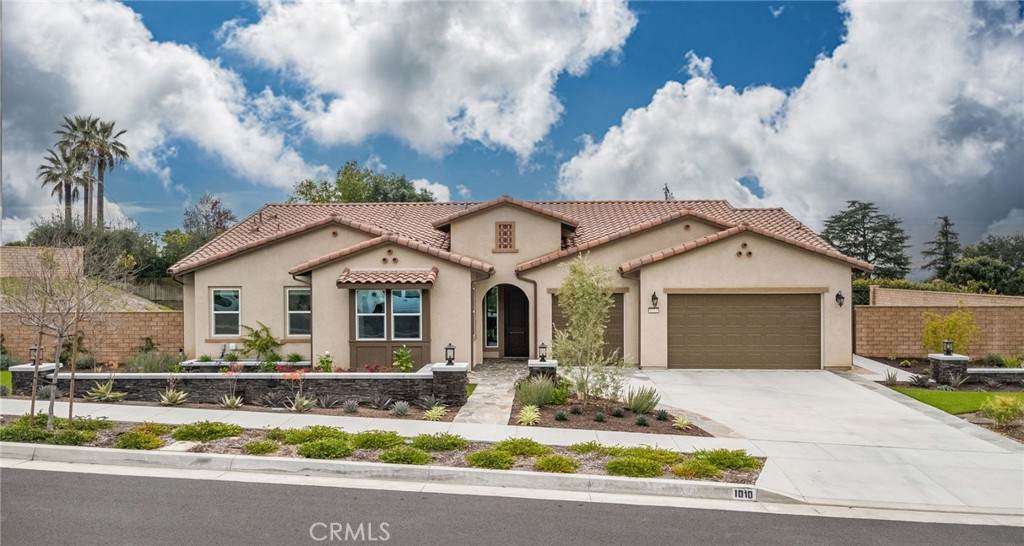 1010 Juniper - Photo 1
