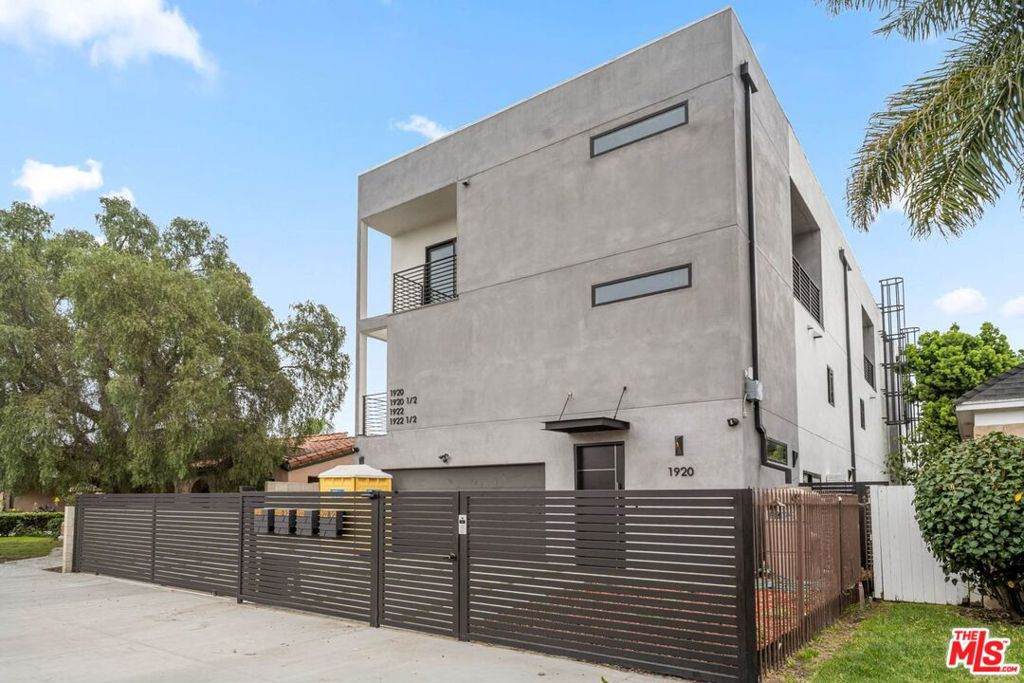 1920 Sherbourne Drive - Photo 1