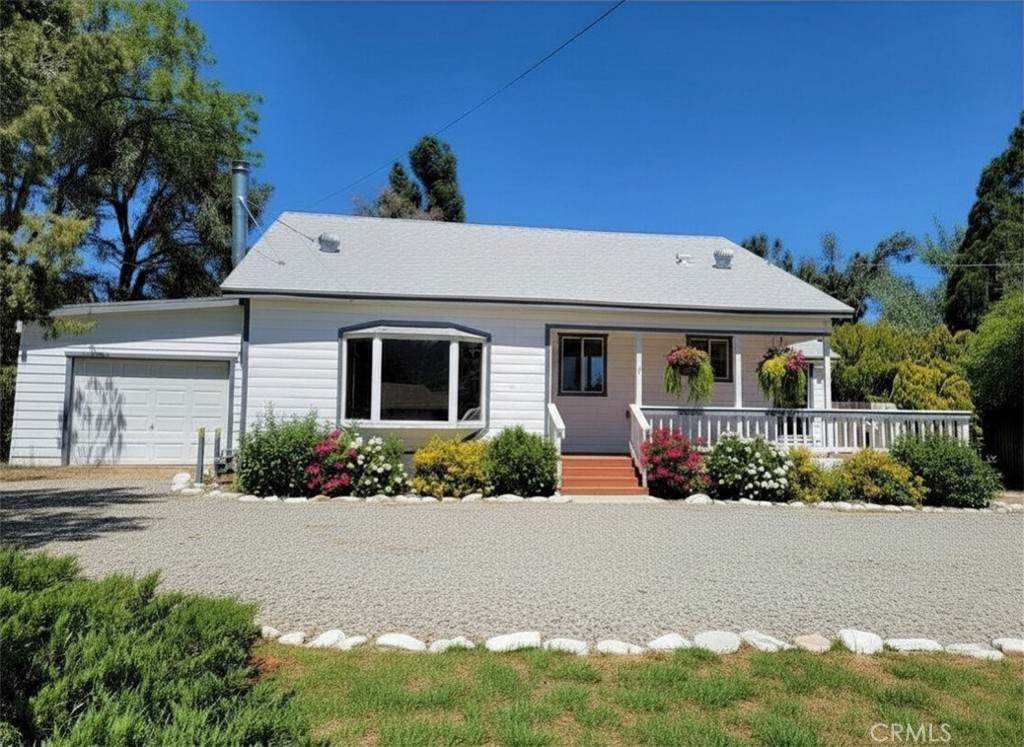 1004 Coldwater - Photo 1