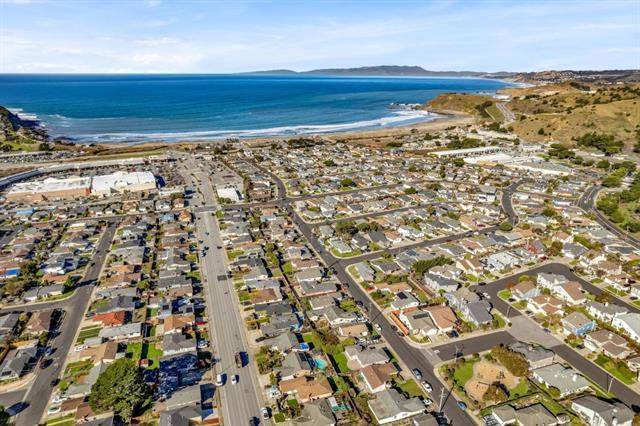1559 Linda Mar Boulevard - Photo 1