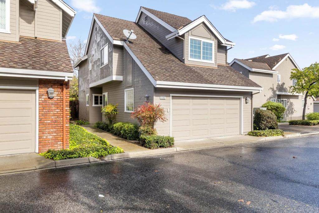 1292 Foxwood Way - Photo 1