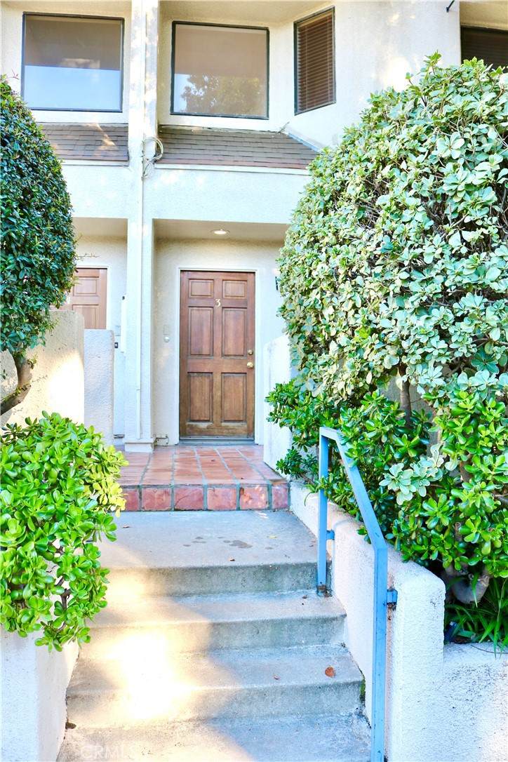 747 California Boulevard - Photo 1