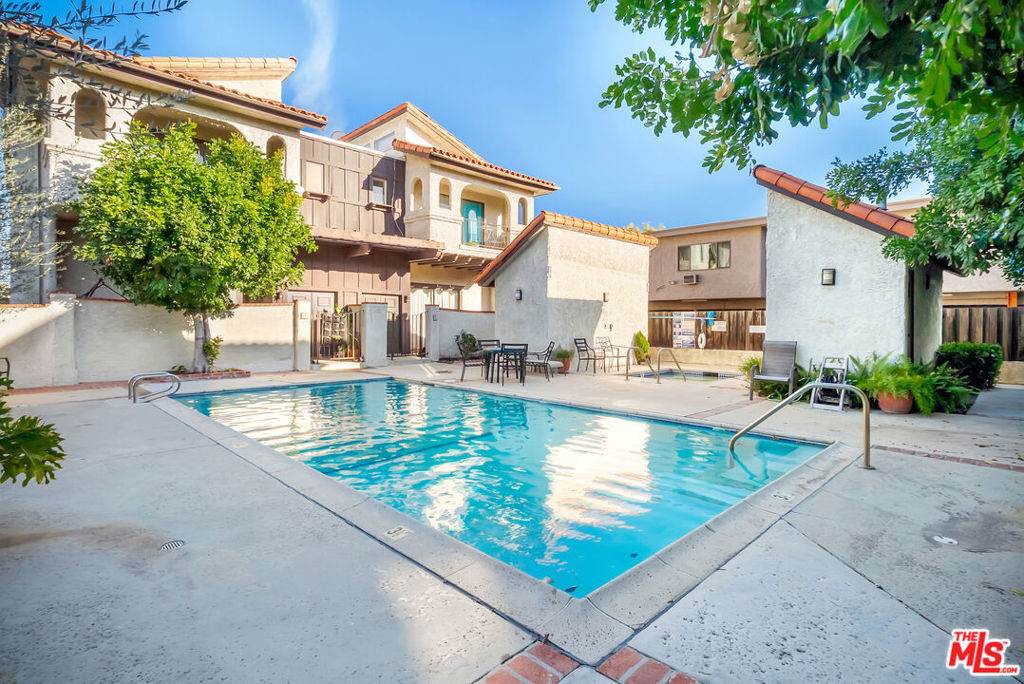 17824 Killion Street - Photo 1