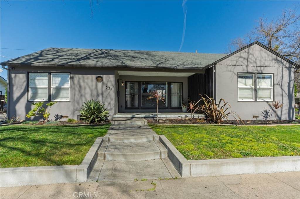 621 Morris - Photo 1