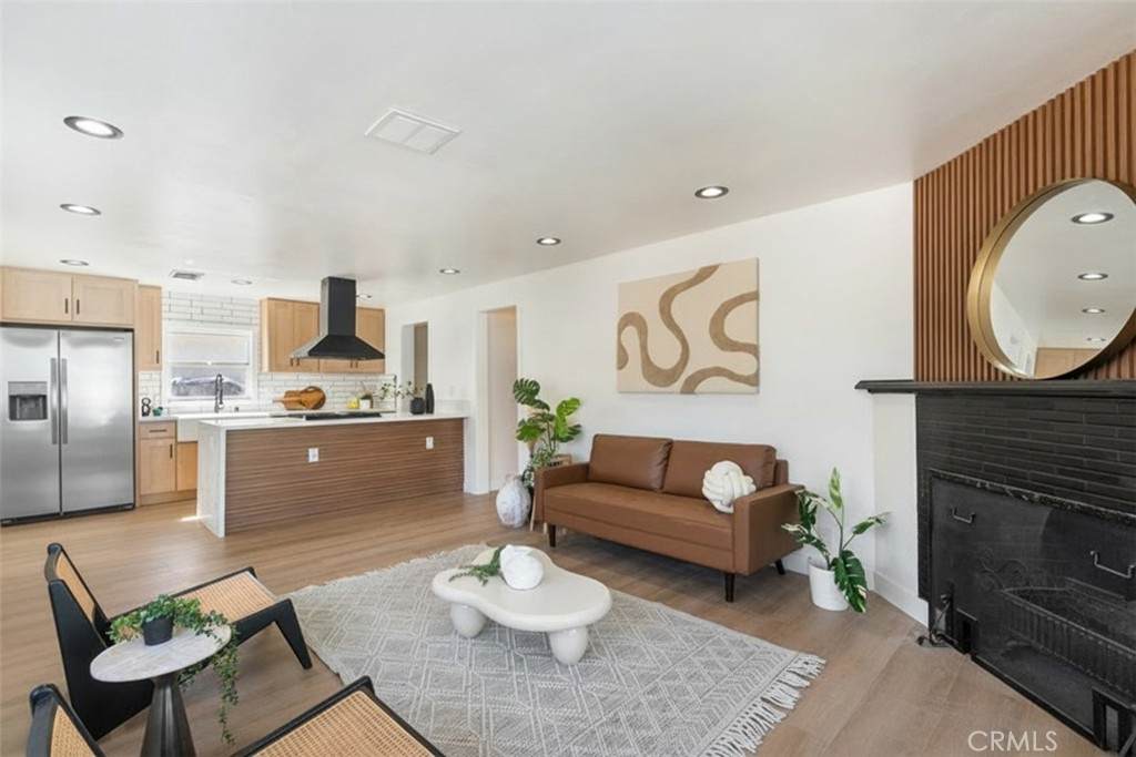 915 Pasadena Avenue - Photo 1