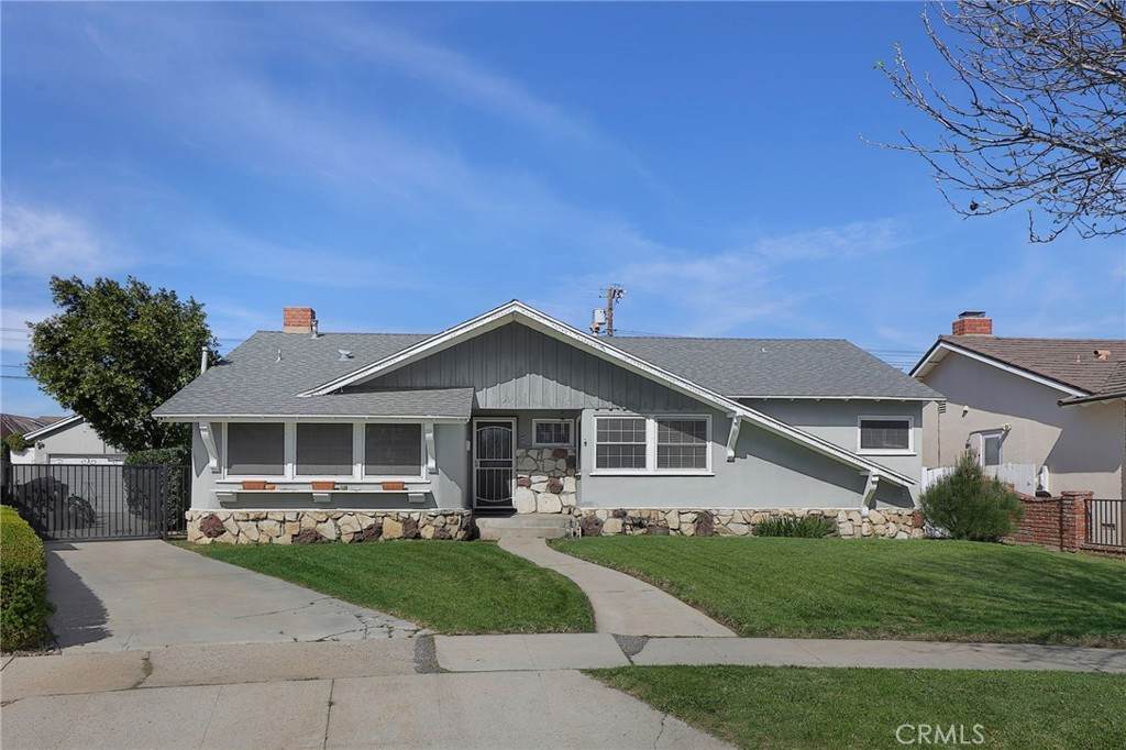 16837 Itasca - Photo 1