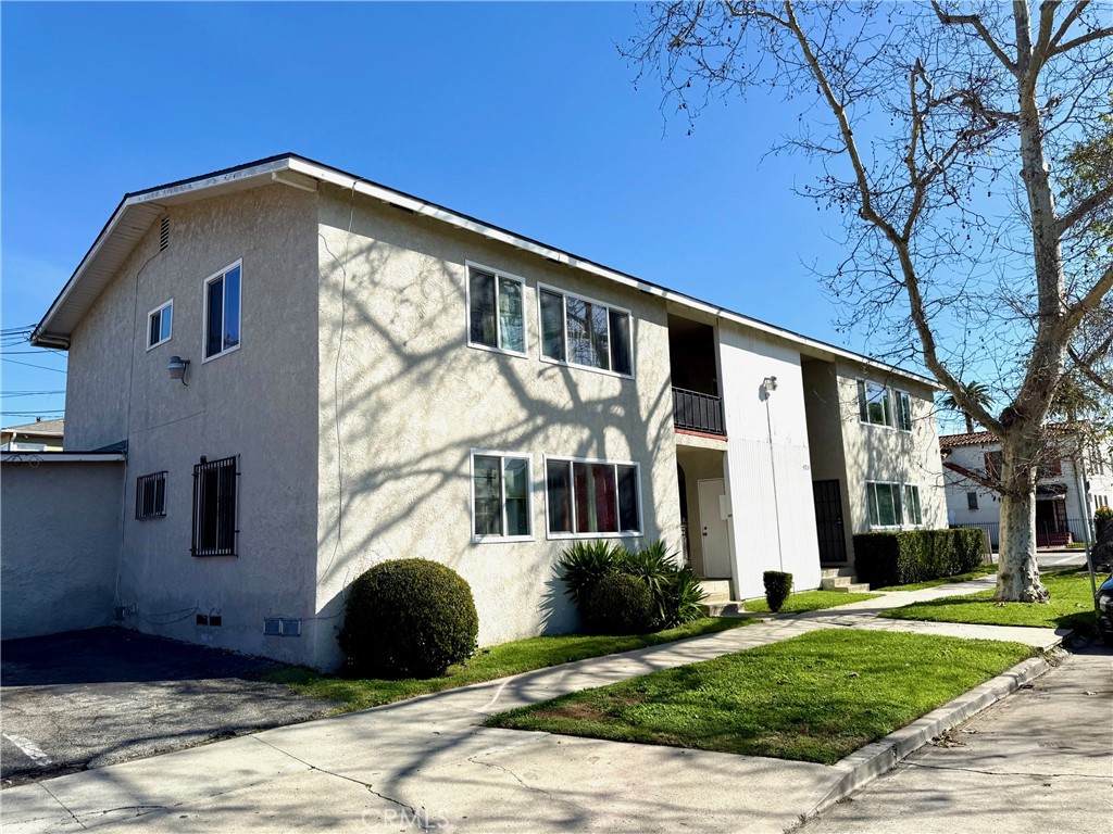 5231 Roseland - Photo 1