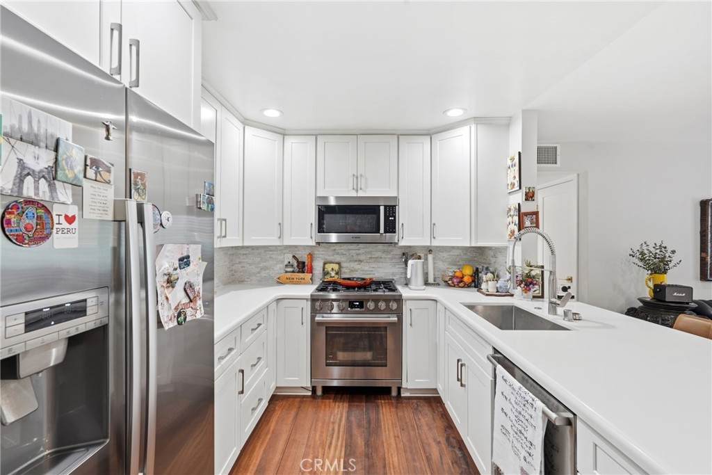 3860 Amberly - Photo 1