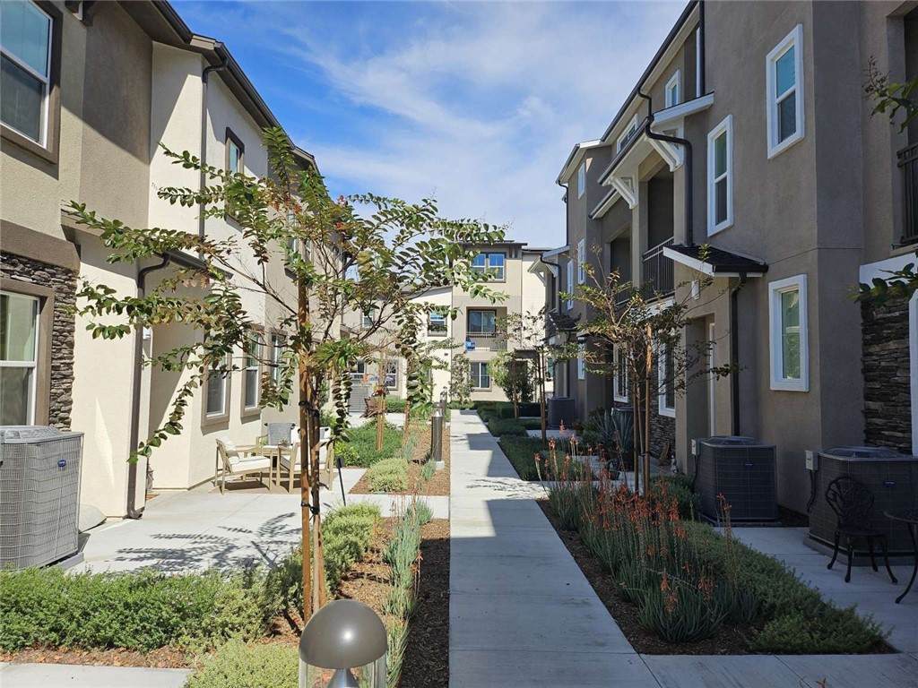 https://bt-photos.global.ssl.fastly.net/socal/orig_boomver_2_417591576-2.jpg