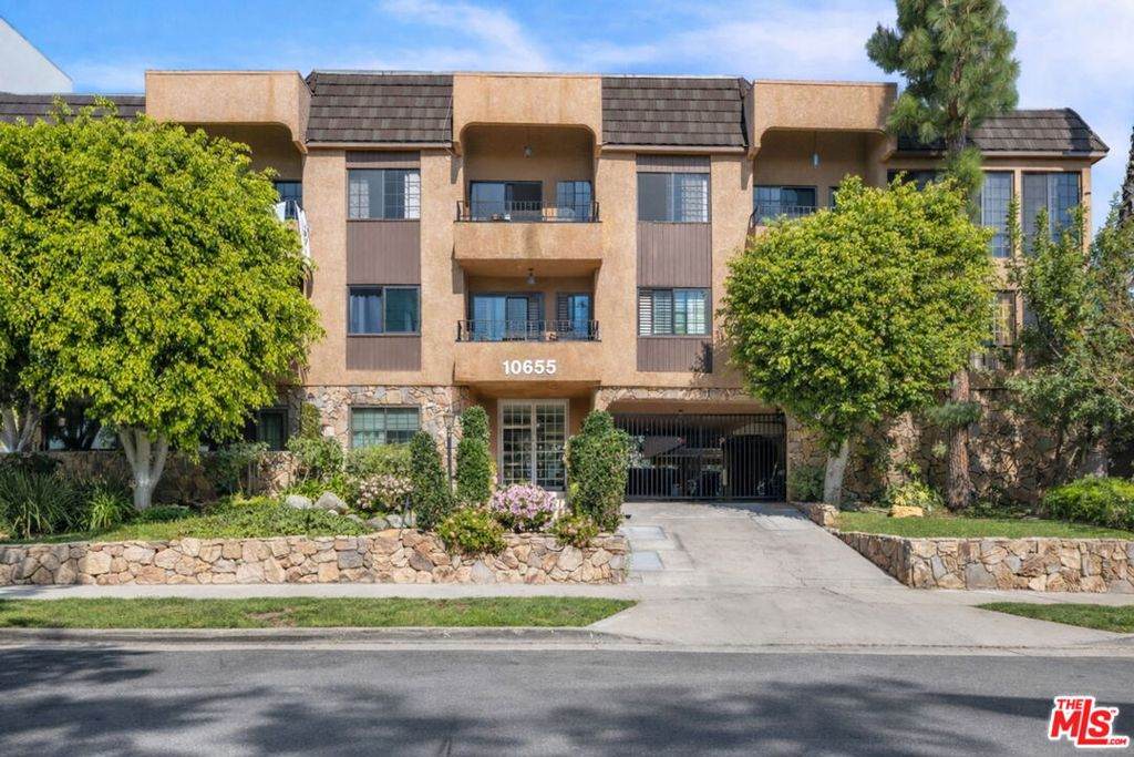 10655 Kinnard Avenue - Photo 1