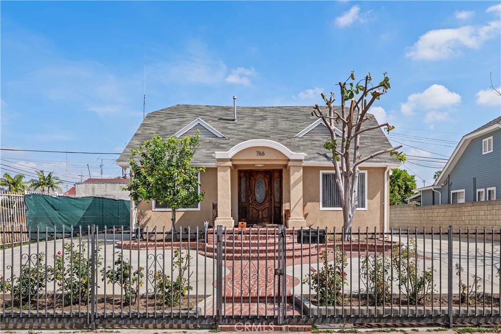 766 Alexandria - Photo 1