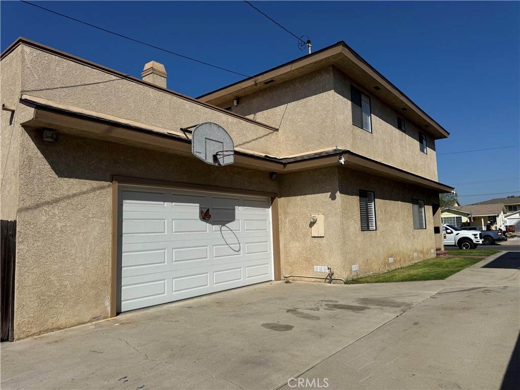 4292 Howard - Photo 1