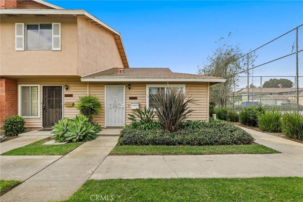 15940 Silvertip Court - Photo 1